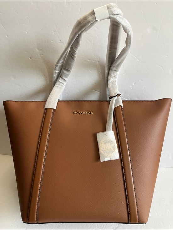 MICHAEL Michael Kors Handbags - NWT MICHAEL Michael Kors Pratt Tote